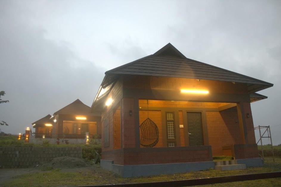 Misty Valley Resort Varagampadi 外观 照片